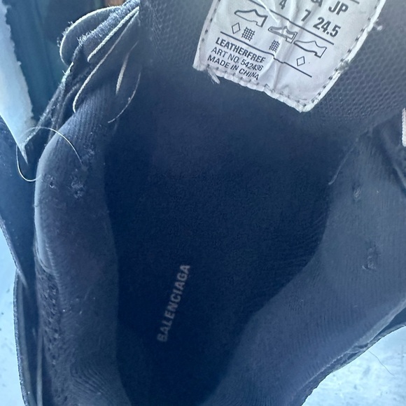 Sneakers - Picture 2 of 4